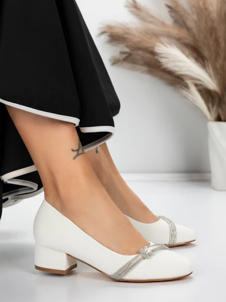 Pantofi cu Toc mic 3XKK99 Alb » Reina.Ro